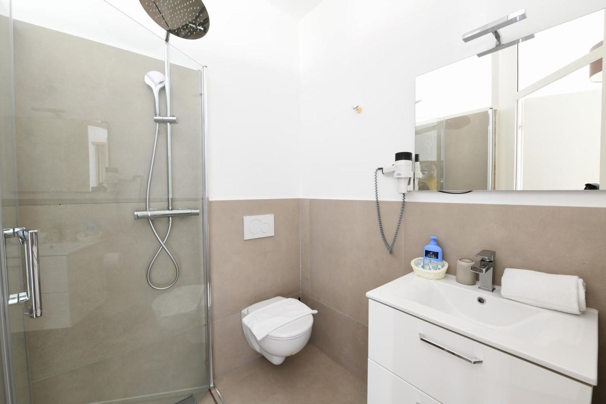 7Rooms - Self Check-In 24H Free Parking Losone Exterior photo