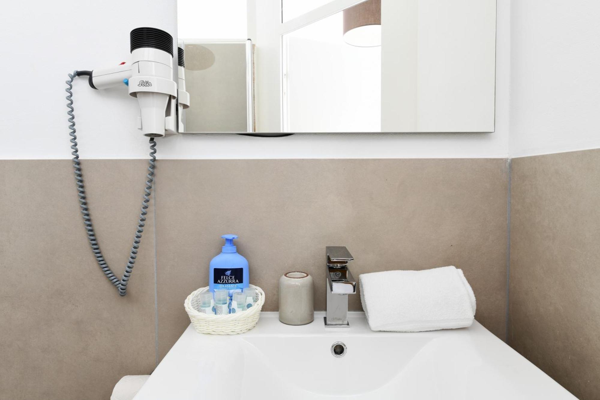 7Rooms - Self Check-In 24H Free Parking Losone Exterior photo